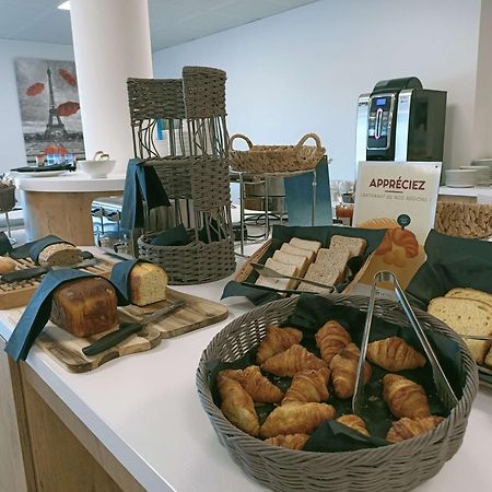 Brit Hotel Confort Лош Екстер'єр фото