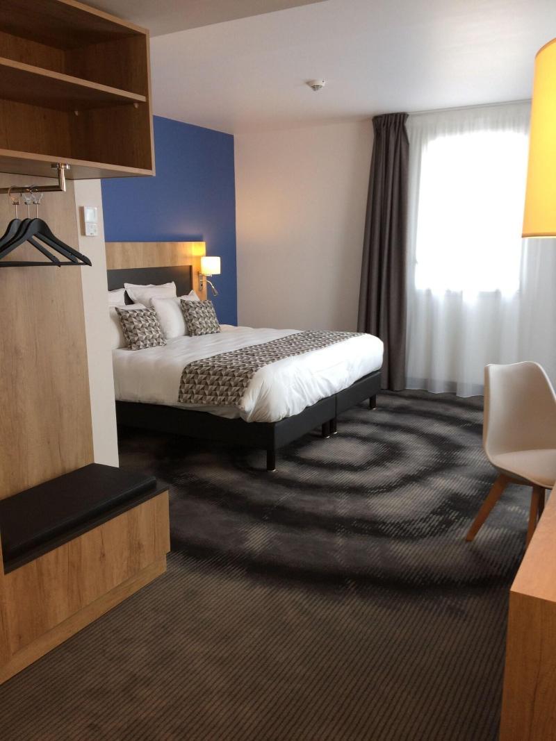 Brit Hotel Confort Лош Екстер'єр фото