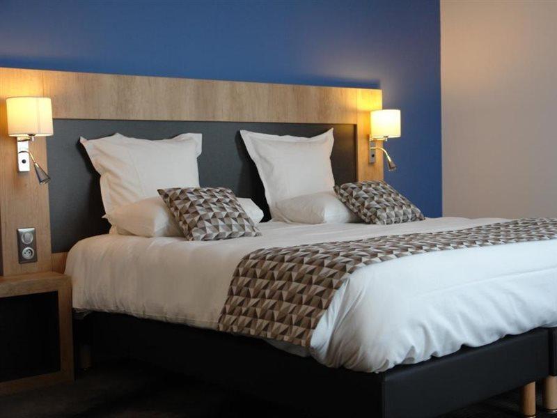 Brit Hotel Confort Лош Екстер'єр фото
