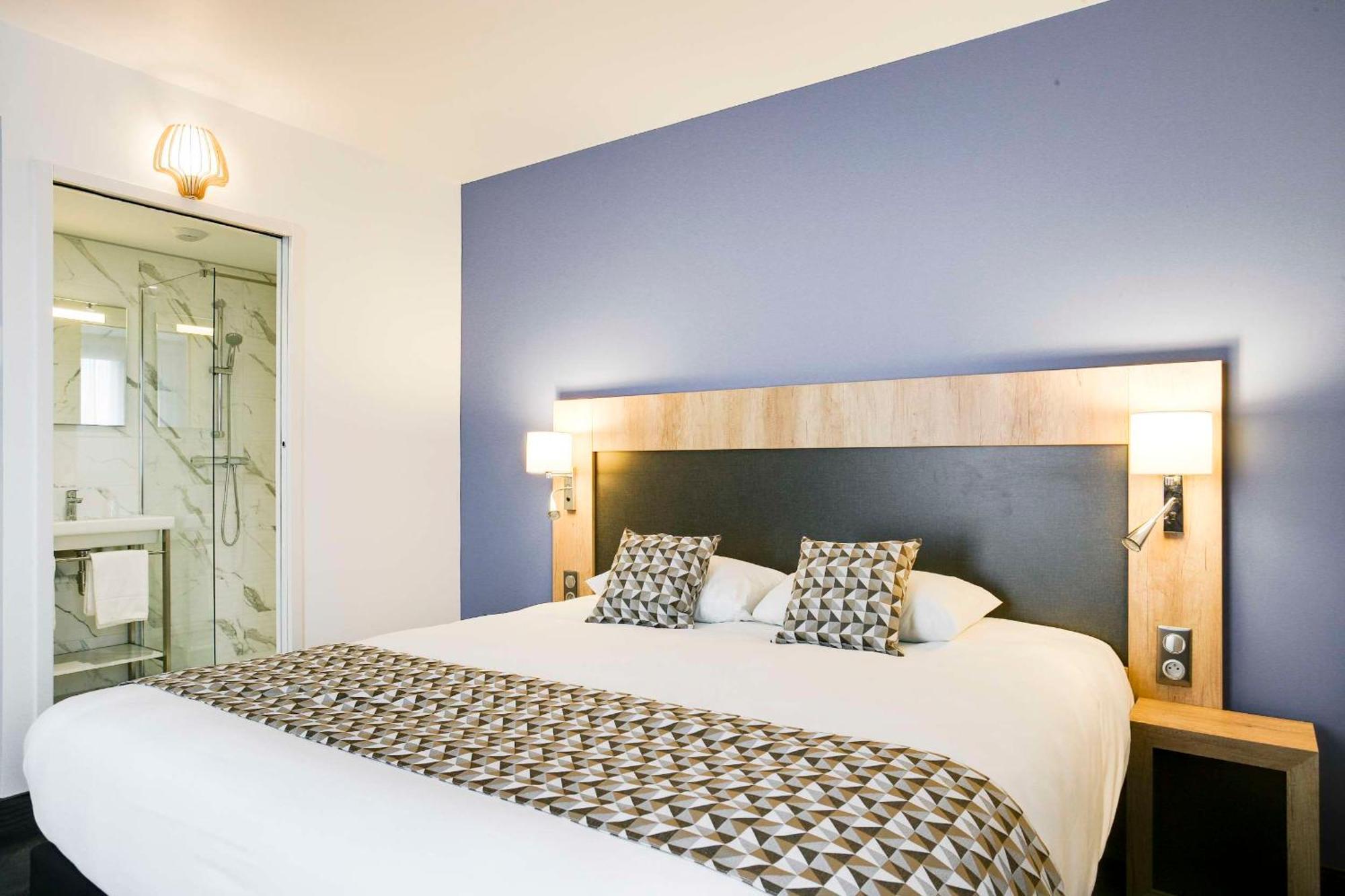 Brit Hotel Confort Лош Екстер'єр фото