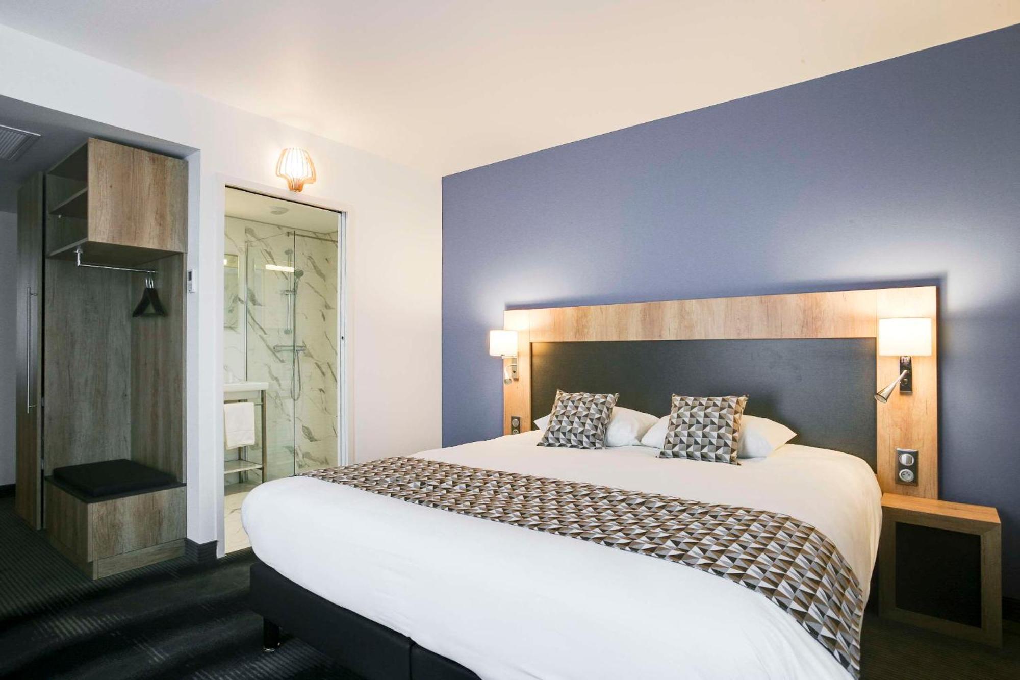 Brit Hotel Confort Лош Екстер'єр фото